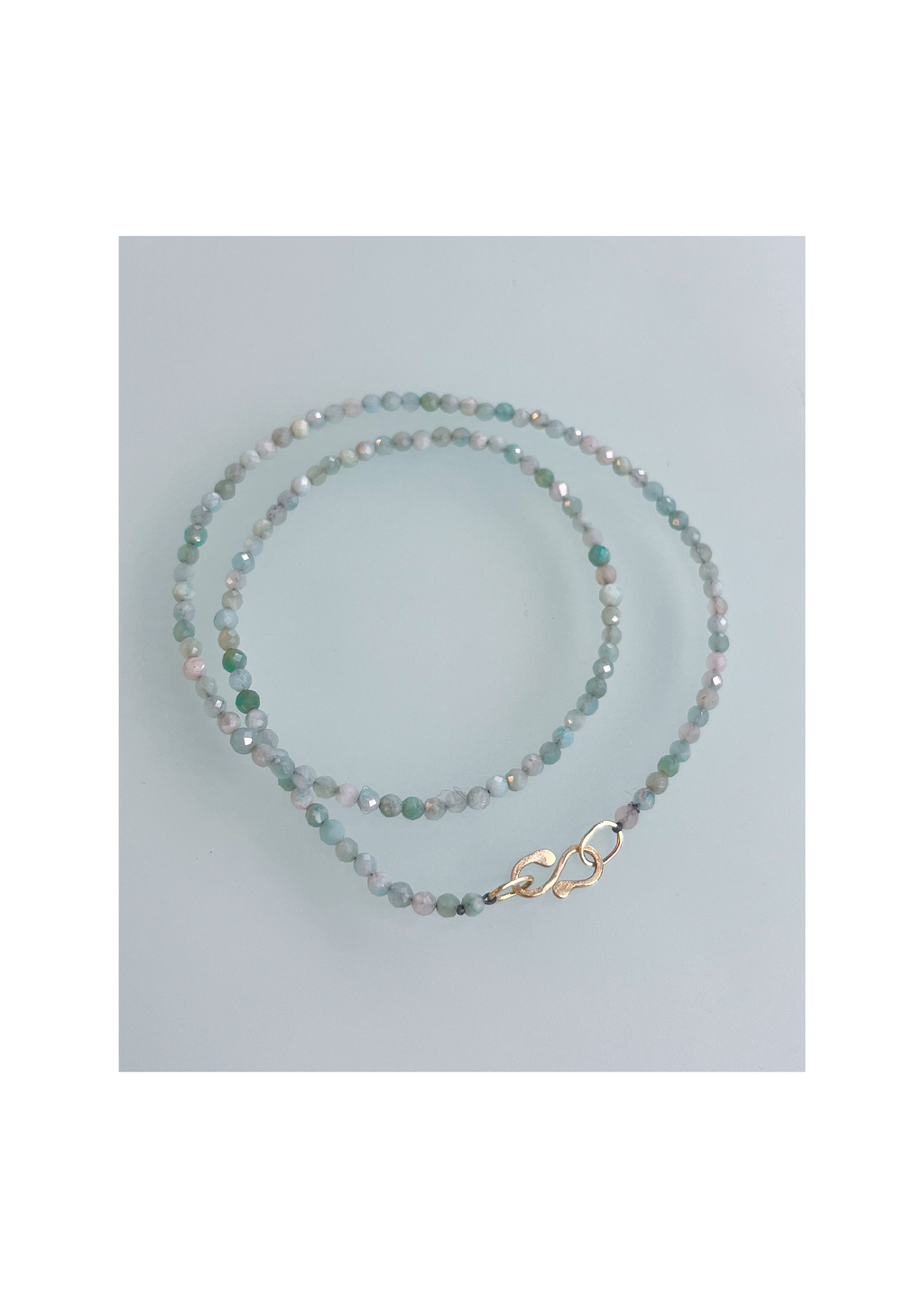 Ketting met amazoniet en gouden slot