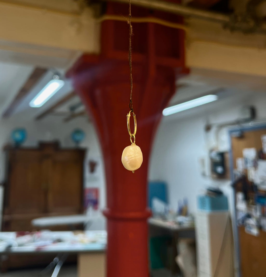 Hangertje parel op 14k goud