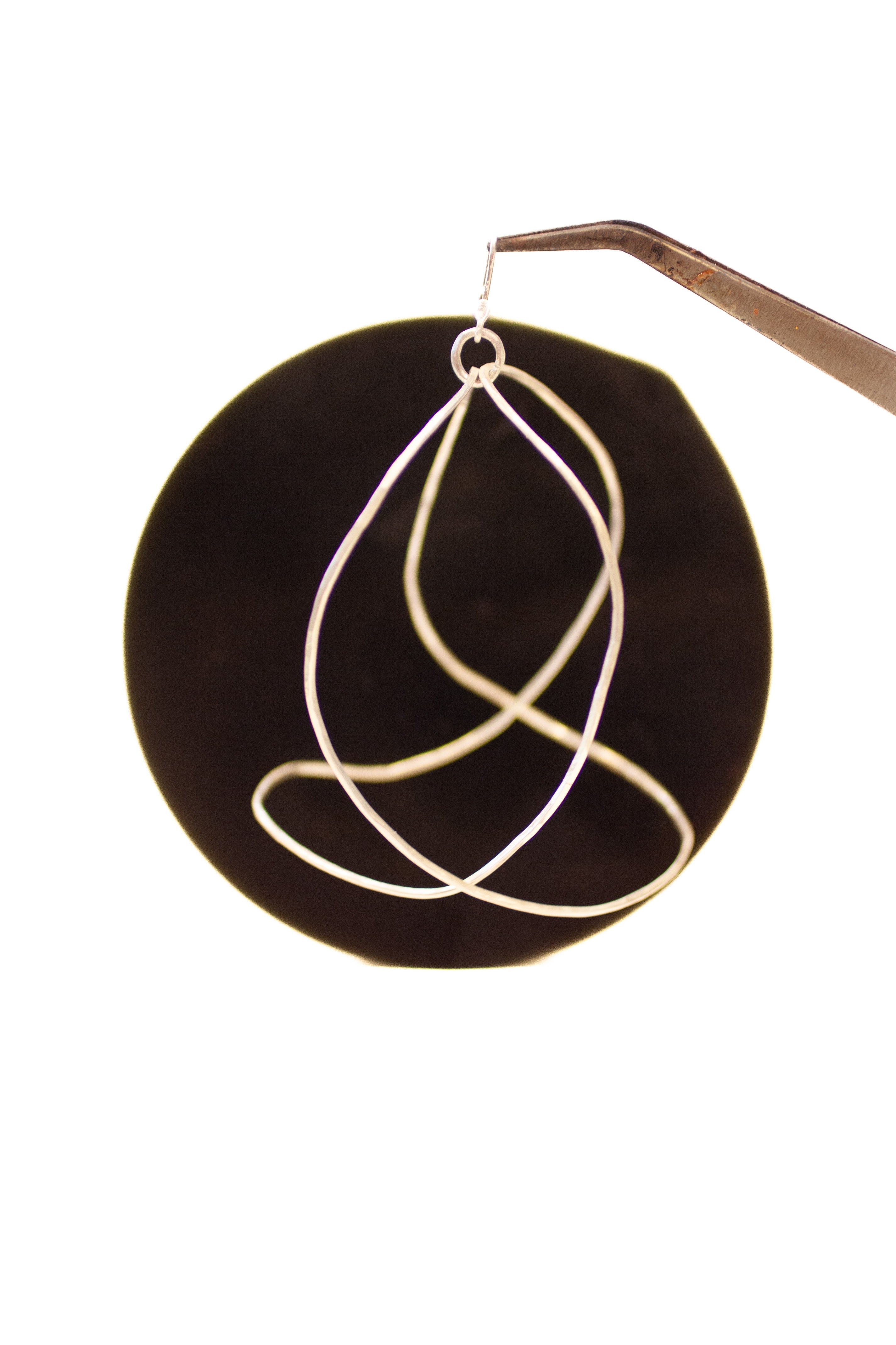 Intertwined oorhanger, sterling silver